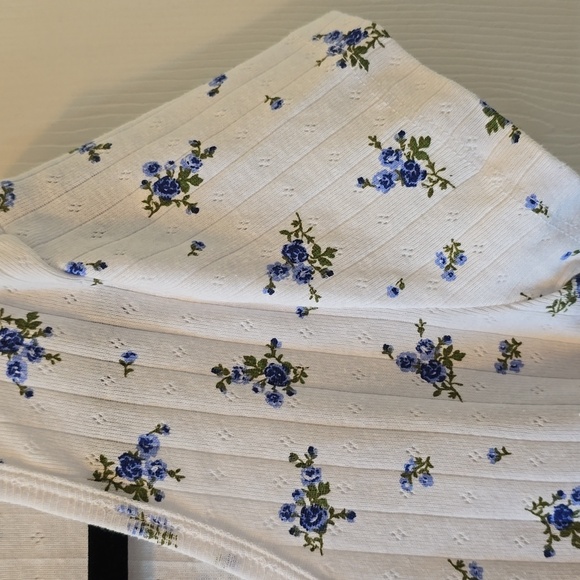 FOREVER 21 WOMENS JUNIOR SIZE WHITE FLORAL SUMMER CROP TOP SIZE XL - Picture 5 of 13